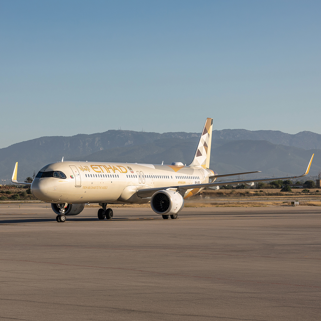 etihad's tweet photo. Mallorca, we’ve arrived!

We’ve launched direct flights between Abu Dhabi and Palma de Mallorca, operating three times weekly on our Airbus A321LR, connecting the Balearics with the East through Abu Dhabi.

Read more: https://t.co/GactGE616T https://t.co/WEAfVdkhsa