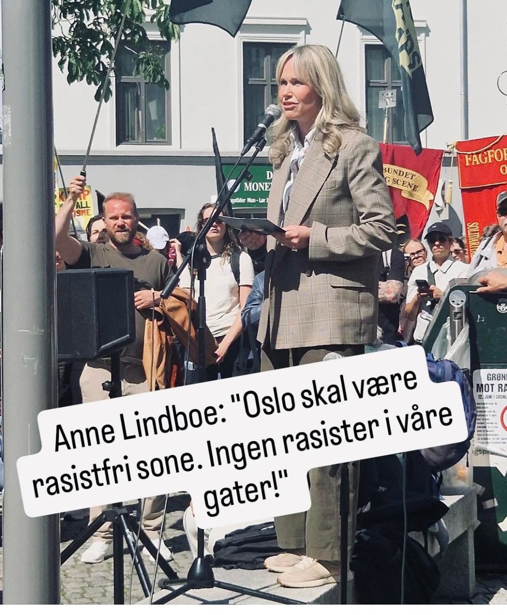 LiseSorensen_'s tweet photo. Når Oslos ordfører står og roper «ingen rasister i våre gater», håper jeg hun er klar over at mange mennesker i dag blir kalt rasister for helt ordinære politiske meninger.

De siste årene har «rasist» blitt brukt om alt fra innvandringskritikere til mennesker som mener det finnes to kjønn.

Derfor er dette ganske urovekkende.

Spesielt når vi vet at venstresiden mener de sitter på definisjonsmakten over det ordet. 

Og når Anne først roper det hun roper, håper jeg i det minste det gjelder alle rasister. Også de som ikke er hvite.

Av en eller annen grunn virker den regelen ofte å ha unntak.