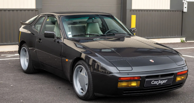 HopscotchMagpie's tweet photo. @0Dhru @protosphinx I see some Jensen Interceptor, Mixed with some Porsche 944... https://t.co/KPowDkda9T