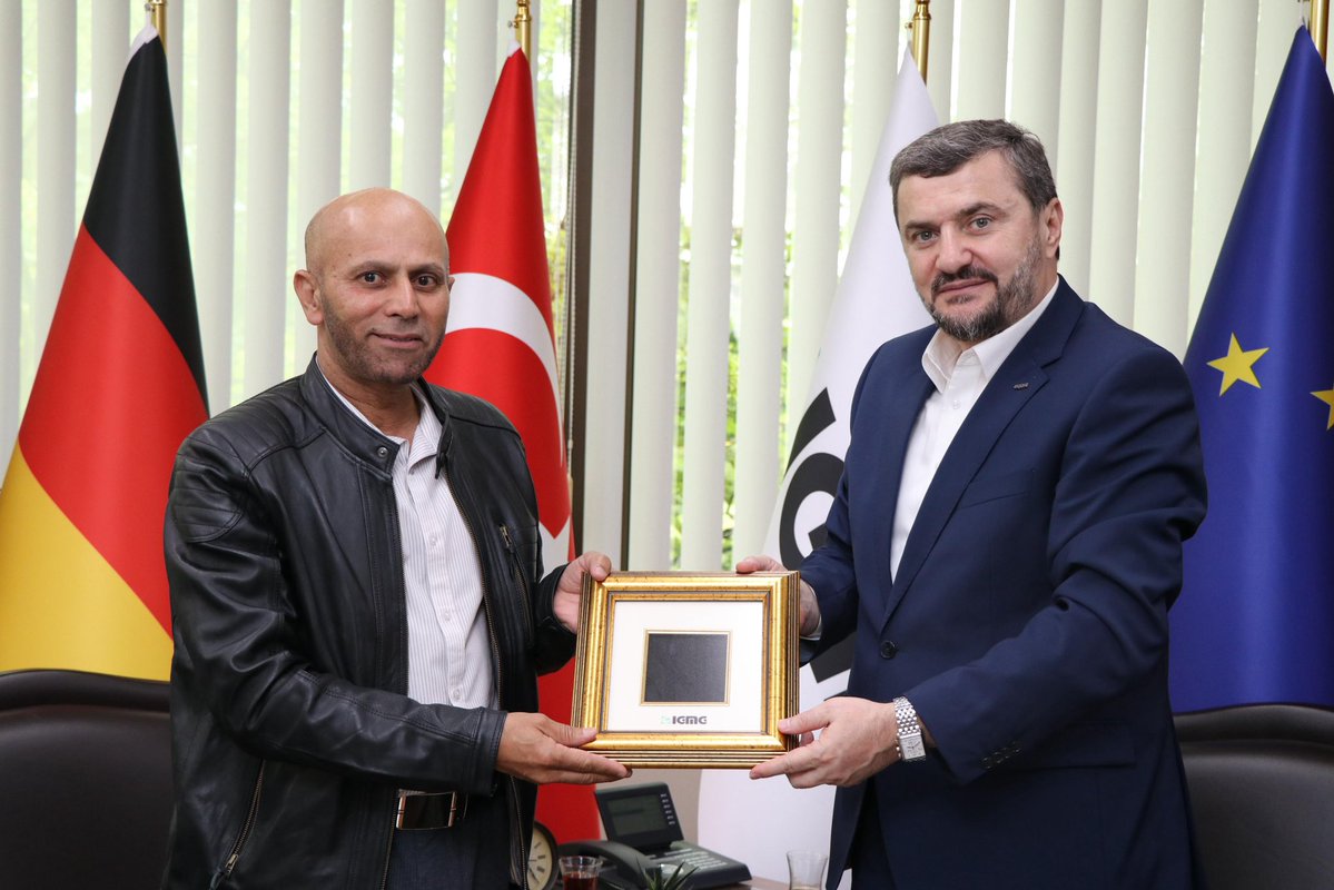 kemalerguen's tweet photo. Baltık ülkelerinden gelen Estonya İslam Merkezi Başkanı Mohammed Imran ve beraberindeki heyetle verimli bir görüşme gerçekleştirdik. Estonya'da azınlık olarak yaşayan Müslüman topluluğun kurumsal olarak güçlenmesi, dinî kimliğin muhafazası ve kültürel entegrasyon süreçleri üzerine değerli istişarelerde bulunduk. Nazik ziyaretleri ve kıymetli paylaşımları için kendilerine teşekkür ederim.