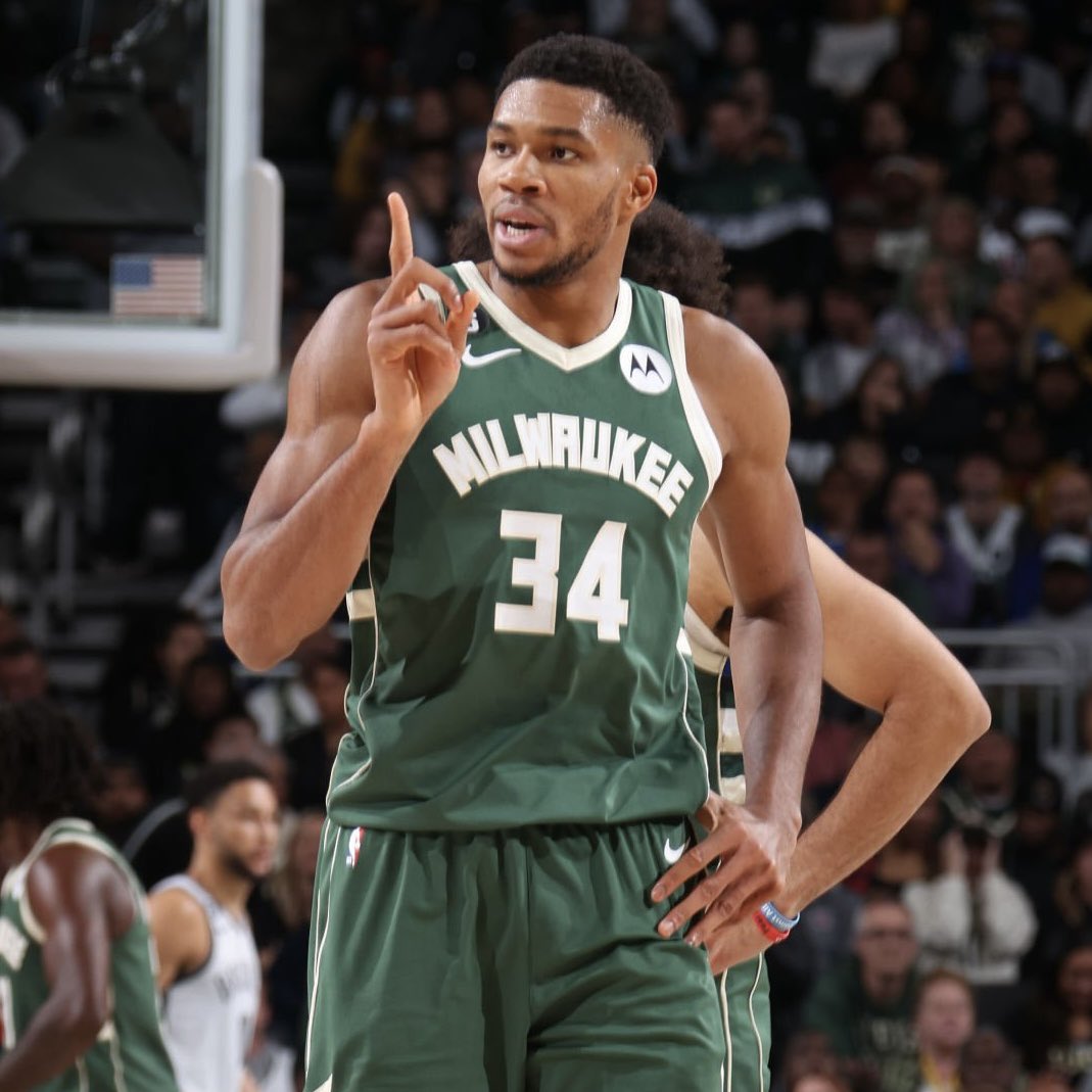 PolymarketHoops's tweet photo. The Celtics would pose a serious threat to Miami if Giannis makes it apparent that he would sign a long-term deal in Boston, per @sam_amick & @eric_nehm.

The Celtics are only making a deal for Giannis if it means that he’s going to sign a long-term extension, but they need confirmation from him as he becomes extension eligible on October 1st. 😳