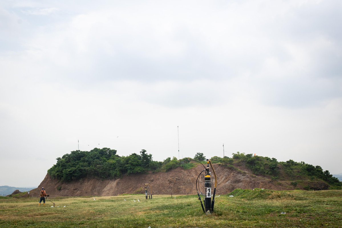 alcaldiagye's tweet photo. 💚 En el Complejo Ambiental Las Iguanas, la sostenibilidad se vive con innovación, acción climática y resiliencia urbana para todo Guayaquil. 

🌍 El proyecto de captura y quema de biogás de @circular_ep logró ingresar al Ranking de los 500 Mejores Proyectos de Iberoamérica en los Premios Verdes, llenando la gestión de orgullo y reconocimiento internacional. 

🌱 Un logro internacional que refleja la visión de @aquilesalvarez de transformar a Guayaquil en una ciudad verde, sostenible y referente de bienestar para las futuras generaciones. 🍃 

#AsiSeHaceGuayaquil #CiudadDeTodos #GuayaquilNoSeDetiene @taticoronelf