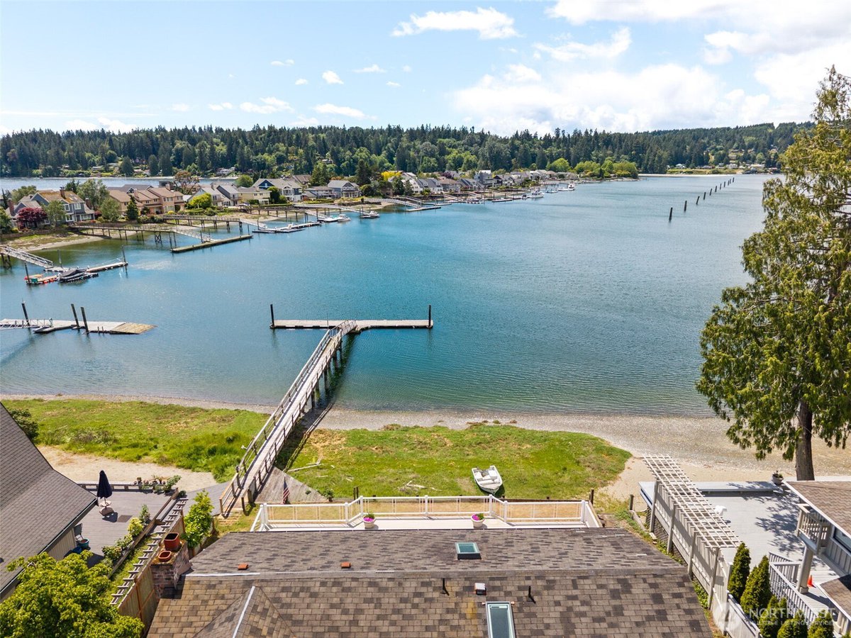 zulvd's tweet photo. 20591 Chief Sealth Drive NE, Indianola, WA, 98342
4 bed | 2.5 bath 2268 Sq. Ft.
Active | 899999
https://t.co/13Gmh3hBiL
Rare Legacy Waterfront Opportunity - First Time on Market in Over 40 Years Discover the perfect blend of coastal luxury and untapped potential in this... https://t.co/wsEerNS80L