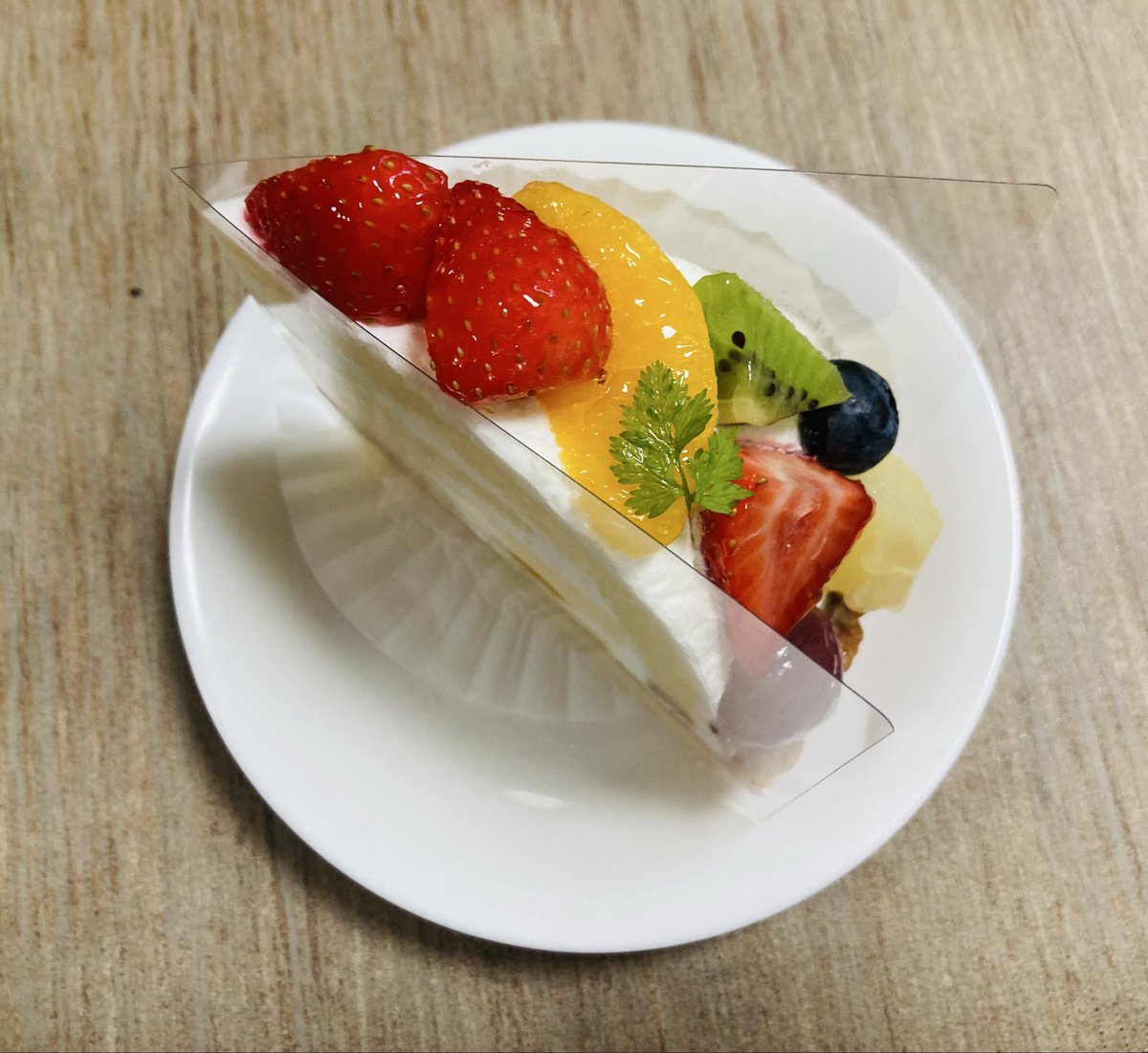 kyadowish's tweet photo. 生誕祭とっくに終わってるけど甥っ子がめちゃくちゃ美味しいケーキでお祝いしてくれた🍰✨泣 https://t.co/r9BFcS3A3o