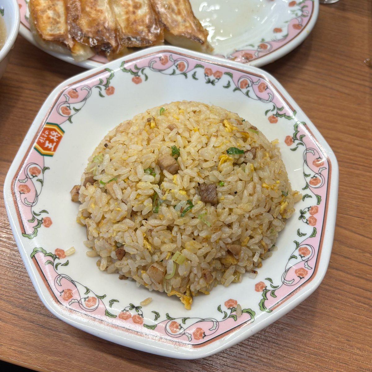 __mogn's tweet photo. 仕事疲れちゃったので自炊キャンセルしました、ひさびさの王将🥟 https://t.co/9TUXR5ndjR