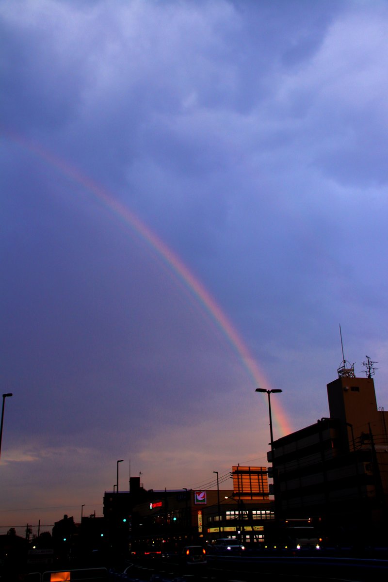 cat562562's tweet photo. 今日の、虹と夕焼け https://t.co/DtTSwL5bv8