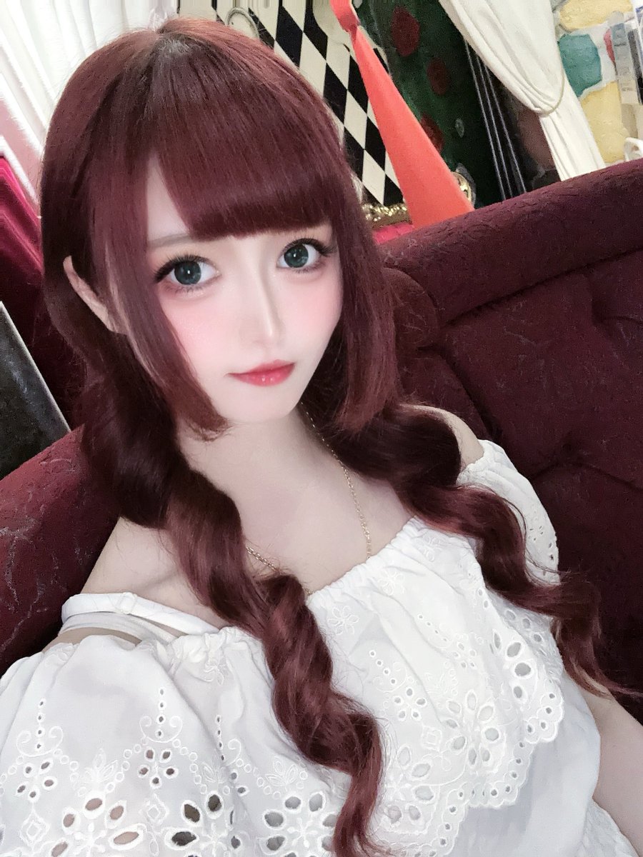 AliceAlice_Aya's tweet photo. おきゅいんしました！

明日も明後日も違う白着るから毎日見に来てー！！！
誰か助けに来てー！ https://t.co/WSWVWd4dwI