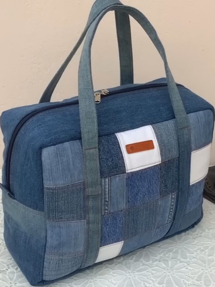 JohnHorswell's tweet photo. Turn old jeans into a trendy denim pencil case with just scissors u0026 thread! Upcycle = zero waste + cool new item for your stationery https://t.co/qJ73WxSu3q