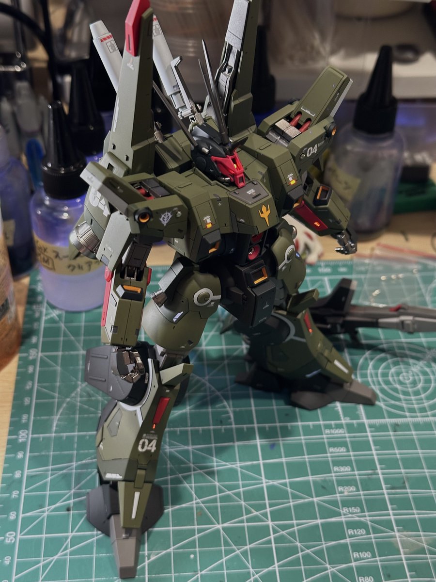 hg_suikabar's tweet photo. #卓上模型委員会 
卓撮り用に充電式のハンディライト買ったのだ…💡 https://t.co/VntD4CsMK9