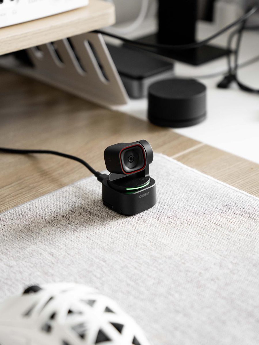 OBSBOT_Official's tweet photo. Tiny in size. Titan in clarity. 🎥
4K visuals, AI tracking, pro-level audio — all in a sleek metal alloy.
Is this your ideal webcam upgrade? 🔥
#OBSBOT #Obsbot_tiny3 #DeskSetup https://t.co/rJkXszyRRM