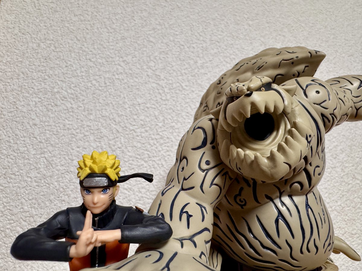 ocha_kinako's tweet photo. ナルト
「なぁ、尾獣たちの間での約束事ってあんの？」

守鶴
「この前出来た」

ナルト
「何だってばよ？」

守鶴
「バカ狐に『丸くなった』と言わないということだ」

ナルト
「言ったらどうなんの？」

守鶴
「キレる 前回八尾が言ってキレた」

九喇嘛(脳内)
「キレておらん」

守鶴
「尾獣玉ぶっ放した」

九喇嘛(脳内)
「おい！クソ狸！！」

ナルト
「キレてるってばよww」

#NARUTO