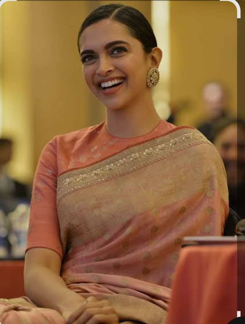 Djeykarthik's tweet photo. 🌟 Timeless Grace in Tradition ✨
Deepika Padukone — where classic Indian elegance meets modern royalty.
From regal sarees to bridal brilliance, she redefines beauty with every drape.
Pure desi magic! ❤️
#DeepikaPadukone #TraditionalBeauty #IndianElegance #TimelessGrace https://t.co/9QAUv0sYJc