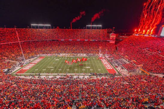 Rushmen4ever's tweet photo. @PropriateMiser @CommercialCltr @B1GDuckEnergyy if 15% of the stadium is taking over! hang the banner! https://t.co/C5HztydGen