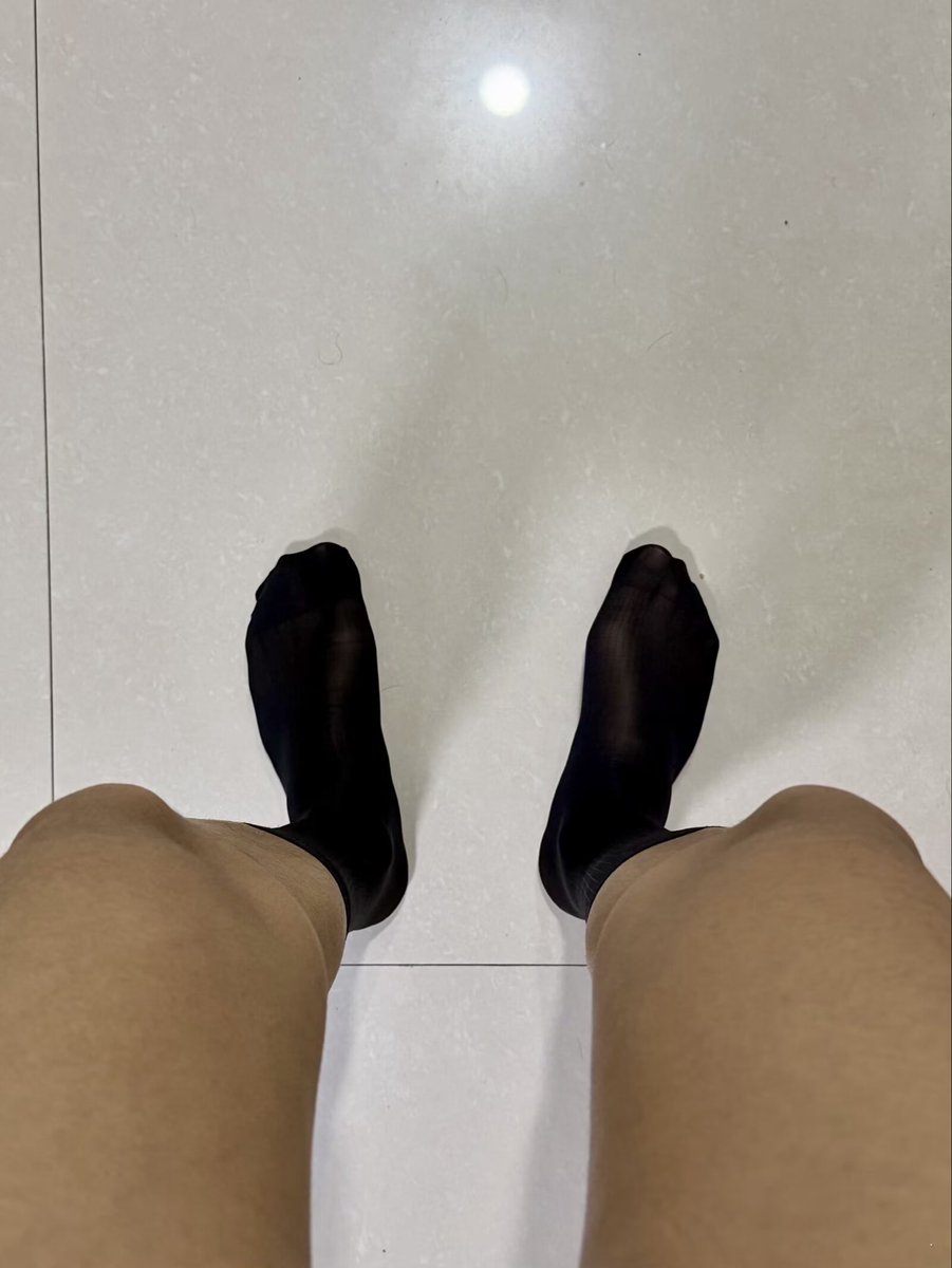 Mimi9dyc's tweet photo. 脚🦶脏了 谁来舔干净
#男大 #1s #top #体 #直男 https://t.co/mlquBFlxLg