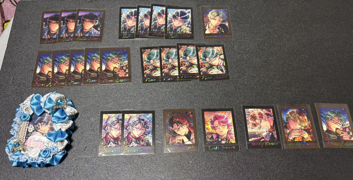 Sanka2Na's tweet photo. 【交換】悪魔執事と黒い猫 あくねこ ぱしゃこれプレミアム ぱしゃこれPREMIUM vol.3 

求：バスティン>>>ロノ，ユーハン

譲：画像内点数

N↔︎ホロの交換可能です
3枚目下段ホロ
一部お声がけ中です
横浜お手渡し，郵送での交換希望です
ロノ，ユーハンはバスティン含む場合優先いたします https://t.co/aKlyBBg5nu