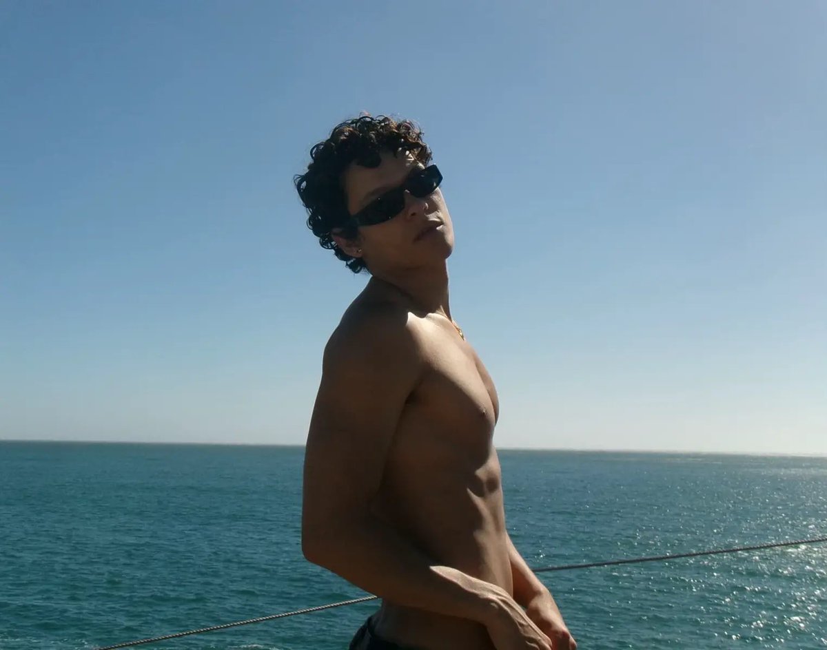 wilmonbreathe's tweet photo. omar rudberg has more boobs than me https://t.co/qPcuNqZ6YZ