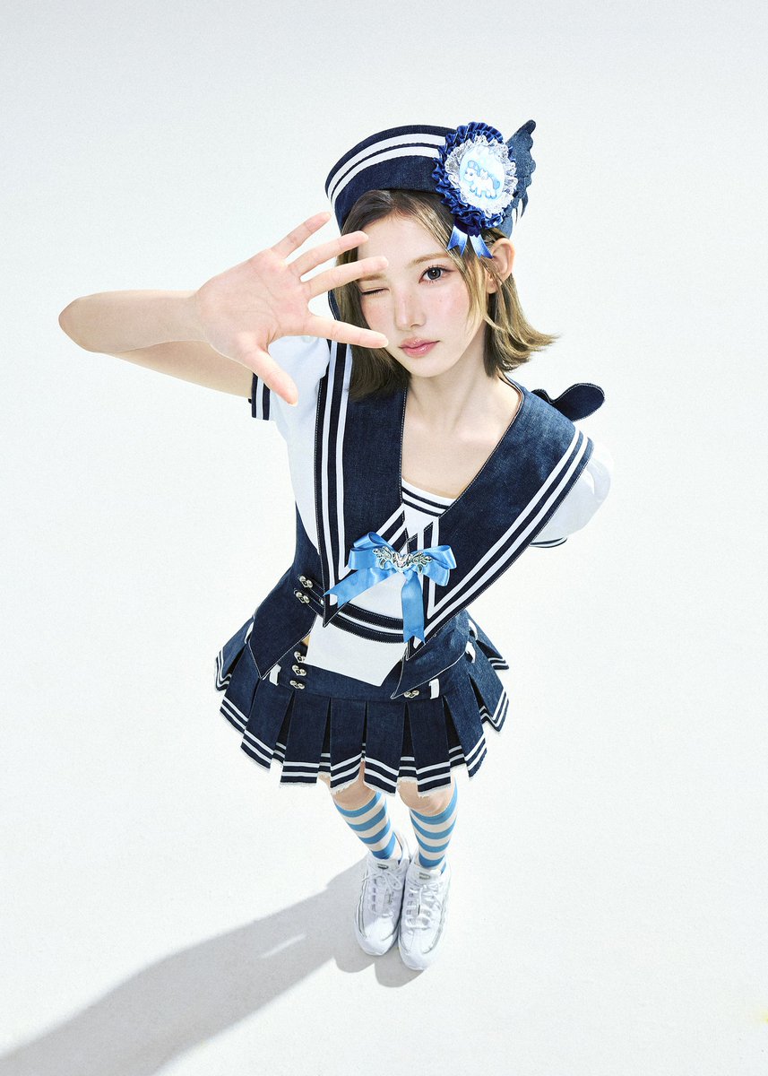 krorrk's tweet photo. 지금은 KMS랑 사운드웨이브가 마린룩 착장이라는 것만 알겠음.... https://t.co/ixr8eKYAay