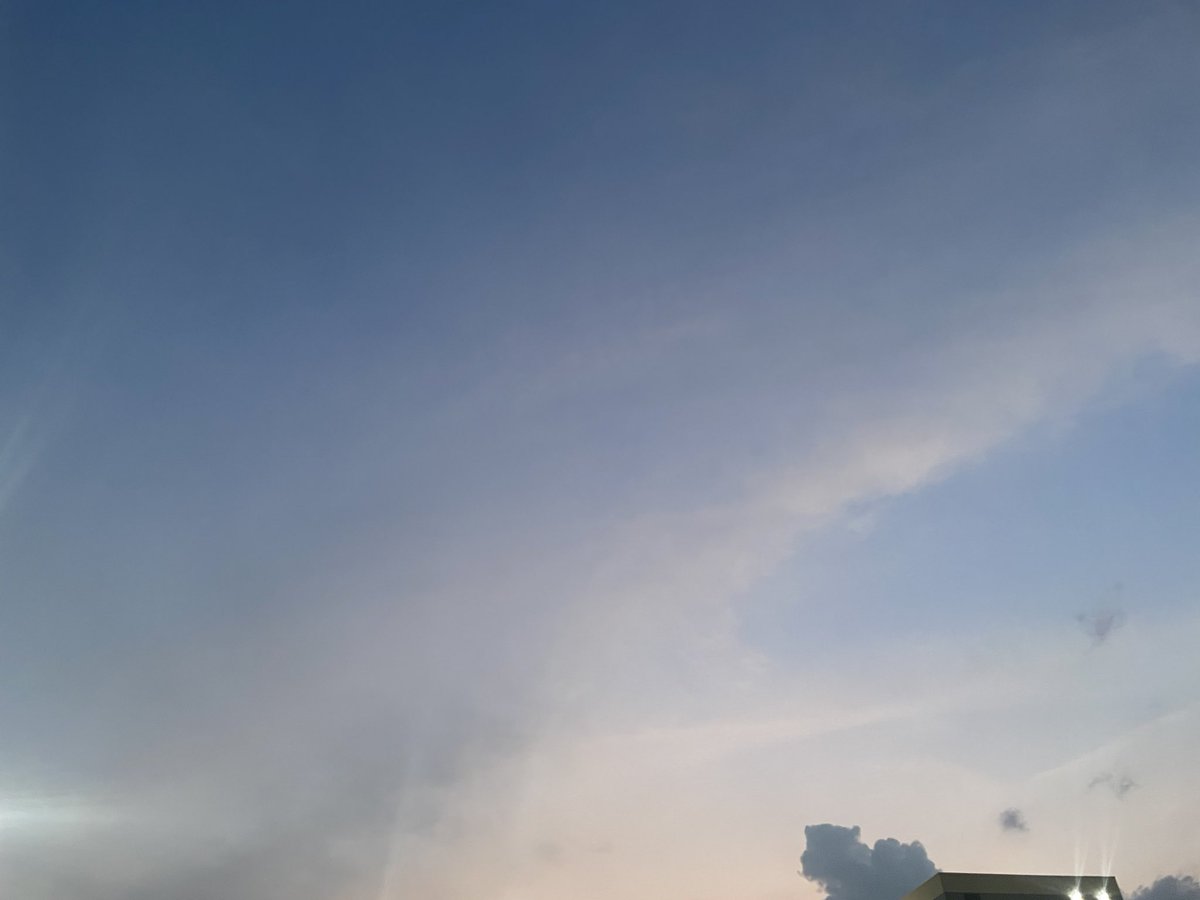 sei_055's tweet photo. 1日お疲れさまでした！
夕方の会議が長くて大変でした😂
晩ごはんは餃子を焼きました🥟
みなさんはどんな1日でしたか⁉︎
週末はお仕事の方もお休みの方も穏やかになりますように🌙
#日常垢 https://t.co/FmU3NUTNnV