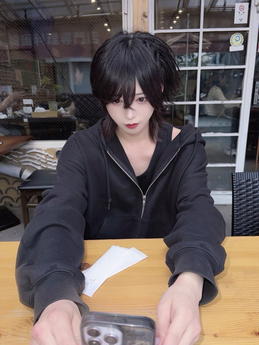 ymut_mio's tweet photo. 自撮りしてたら他撮りされてた https://t.co/0RnN3noQbN