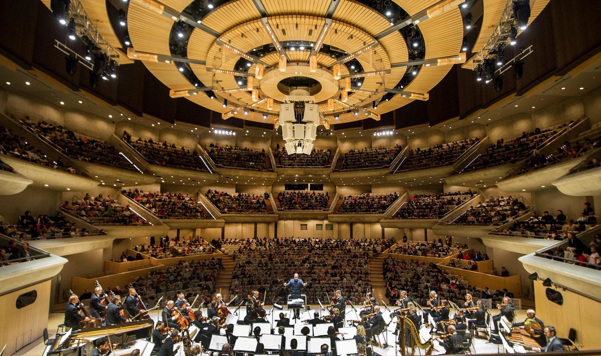 mywanandtheonly's tweet photo. WENDY will perform here at the Roy Thomson Hall https://t.co/lFZUus8QtD
