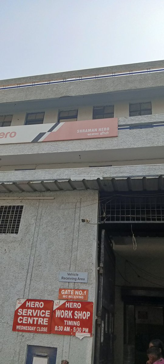 priyank004's tweet photo. Dear @HeroMotoCorp
Booked service for my Hero Xoom 125 in advance. Promised token #12 and delivery by 4 PM. Reached at 4 PM only to learn the scooter hadn't even been touched due to labour shortage.
Why accept bookings beyond capacity and waste customers' time?#HeroService https://t.co/pH6z1VxtXg