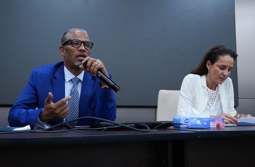 BerhanuTsegaye's tweet photo. በዲጂታል ኢትዮጵያ 2030 ስትራቴጂ እና በውጭ ጉዳይ ሚኒስቴር የዲጂታል ትራንስፎርሜሽን አተገባበር ዙሪያ ከክቡር ጠቅላይ ሚኒስትር ጽሕፈት ቤት ባልደረቦች ጋር በመሆን፣ የሚኒስቴር መሥሪያ ቤታችንና የተጠሪ ተቋማት ከፍተኛ የሥራ ኃላፊዎችና ባልደረቦች የተሳተፉበት የግንዛቤ ማስጨበጫ መድረክ አካሂደናል።

በመድረኩ ላይ ተወዳዳሪነት እያየለ በመጣበት የአሁኑ  ዓለም አቀፋዊ ሥርዓት ውስጥ፣ አገራችን ጠንካራ የዲጂታል አቅም በመገንባት ረገድ የምታከናውናቸው ተግባራት ዓለም አቀፍ ተወዳዳሪነቷን ለማረጋገጥና ቀጣናዊ ተጽዕኖን ይበልጥ ለማጎልበት በሚኖራቸው ፋይዳ ዙሪያ ሁሉም የመ/ቤታችን፣ የውጭ ጉዳይ ኢንስትቲውት እና የዳያስፖራ ኤጄንሲ ባልደረቦችና የስራ ኃላፊዎችን ያሳተፉ ገንቢ የሐሳብ ልውውጦች ተደርገዋል።

ሚኒስቴር መሥሪያ ቤታችን ከ2018 እስከ 2020 ዓ.ም ተግባራዊ እያደረገው ባለው የሦስት ዓመት ተቋማዊ ማሻሻያ ፕሮግራም ማዕቀፍ ሥር ወደ ሥራ ያስገባቸው የሰነድ አስተዳደርና የ"ስማርት ኦፊስ" (Smart Office) ሥርዓት፣ እንዲሁም የኦንላይን ሰነድ ማረጋገጥና ውክልና አገልግሎቶች አገራችን ለወጠነችው የዲጂታል ኢትዮጵያ 2030 ስትራቴጂ ስኬት የጎላ አስተዋጽኦ አላቸው። መሰል የግንዛቤ ማስጨበጫ መድረኮችም ይህንን ተቋማዊ አቅምና ዝግጁነት ይበልጥ ለማጎልበት ሚናቸው የላቀ ነው።

We successfully organized an awareness-raising forum on the Digital Ethiopia 2030 Strategy and the implementation of digital transformation at the Ministry of Foreign Affairs. The forum was held in collaboration with the Institute of Foreign Affairs and colleagues from the Office of the Prime Minister have made insightful deliberations on the Digital Ethiopia Strategy 2030.

During the session, constructive discussions took place on the critical importance of building strong digital capacity in Ethiopia in order to remain an integral part of today’s increasingly competitive global environment. The session brought together senior officials and staff from our Ministry, the institute of Foreign Affairs and the Ethiopian Diaspora Agency.  

Under the framework of our Ministry’s three-year Institutional Reform Program (2018–2020 E.C.), we have successfully implemented key digital initiatives, including: Document Management System, Smart Office system, Online document authentication and Power of Attorney services that will have considerable contribution to the realization of the Digital Ethiopia 2030 Strategy. Forums like this play a vital role in further strengthening our institutional capacity and readiness for digital transformation.