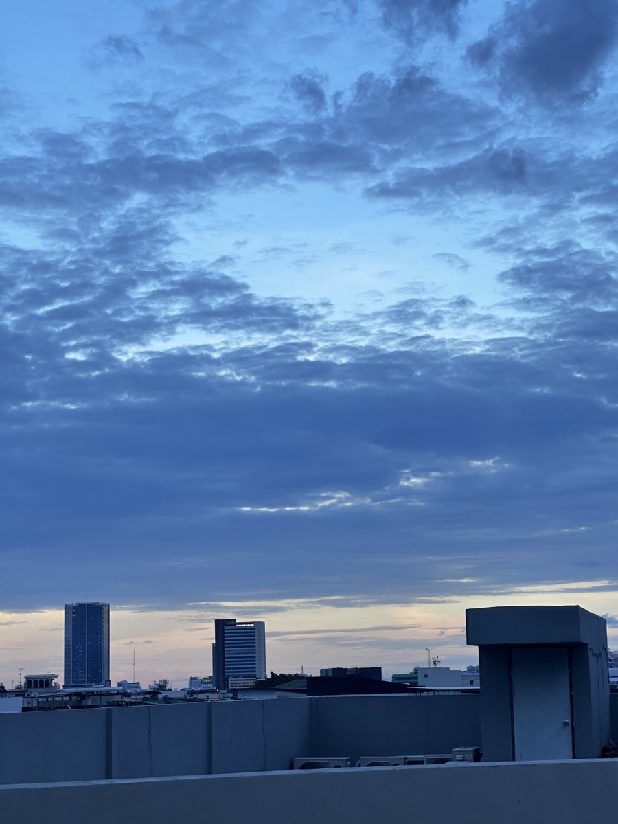Wichaya18's tweet photo. ☁️ https://t.co/N3eMeTKSXl