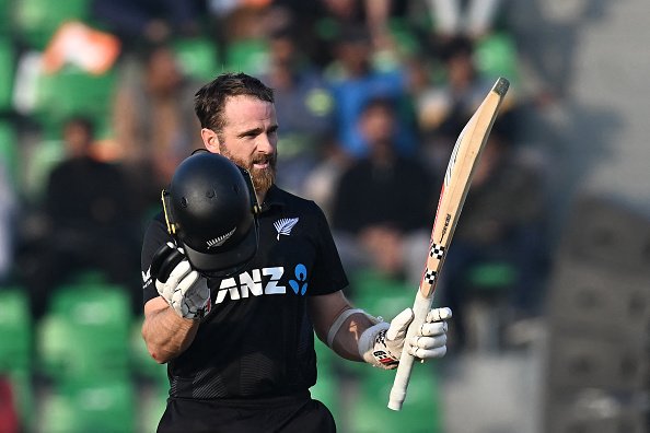 KW_Fans436's tweet photo. I've been @BLACKCAPS fan for 27 years now, I love everyone in this team so much, but I've never loved someone more than Kane Williamson, the most consistent, the most reliable, but most importantly the most humble player ever. Thank you so much for everything Kane 🙏🏻🖤 https://t.co/hm0MGC9g7T