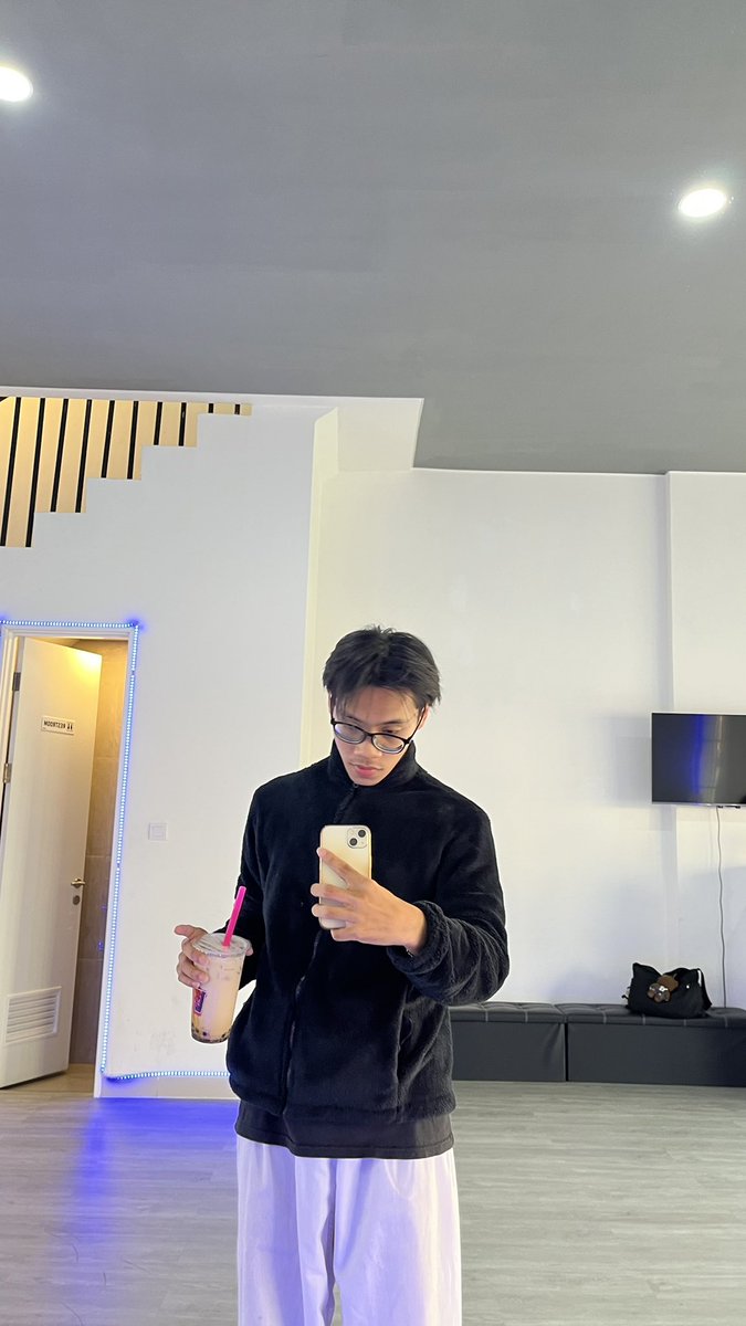 backburnerzel's tweet photo. Kok jd kek orang dewasa banget y https://t.co/fVevA8Z3XF