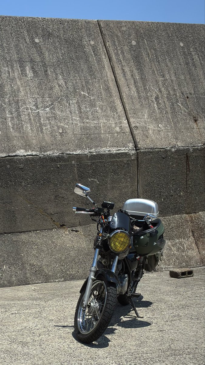 almondtt's tweet photo. 敦賀半島から見る水島と　突たんの立石漁港から。
 #st250e
 #敦賀半島水島 https://t.co/AZ1IjAJfWe