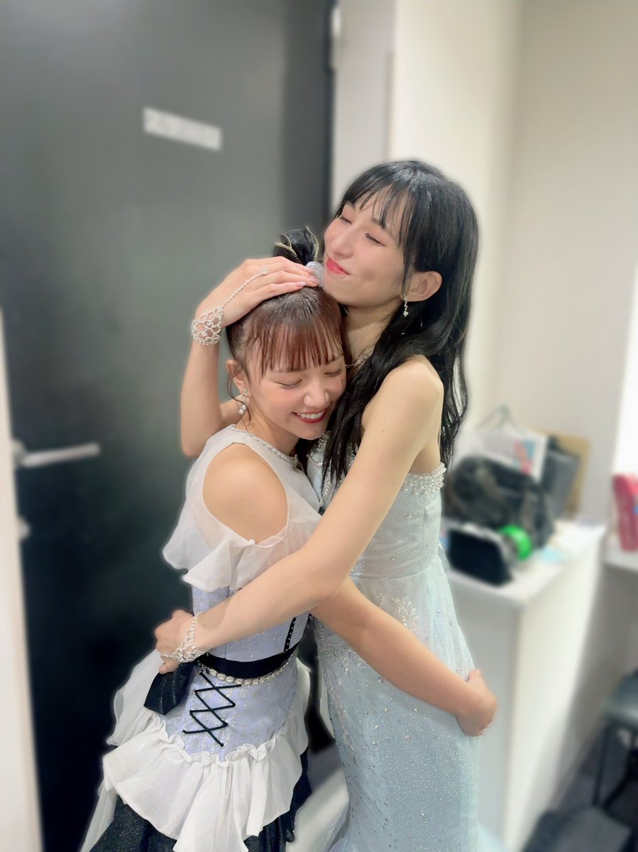 shioka_ishizuka's tweet photo. 𐔌 #汐誕2026📚🪄𐦯

／
ゲスト紹介1人目…
ちぃさん(@ic_chisato)📘
＼

私がアイカレに入った時からずっと憧れの大先輩.ᐟ.ᐟ今も、会える度に甘えたくなっちゃう大好きな存在ですっ☺️💭背中を見せてくれるだけじゃなくて、優しく見守りながらみんなの背中も押してくれるちぃさんに、20代ラストを迎えた今の私の成長も、見届けてもらえたら嬉しいなと思ってお声がけさせて頂きました(՞ ܸ.ˬ.ܸ՞) ՞՞🫧

宜しくお願い致します🙏🏻💙