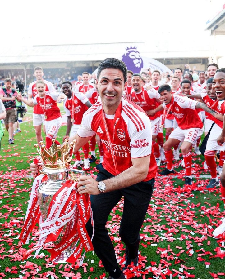 ArsenalNews_Hub's tweet photo. 🚨✍️ BREAKING: Arsenal F.C. are close to agreeing a new contract with Mikel Arteta that would make him the highest-paid manager in English football. ❤️🏆
After guiding Arsenal to the Premier League title and a Champions League final, the club are set to reward their manager with a significant pay rise. 🔴⚪️
✅ Talks are progressing positively
✅ Agreement expected before the new season
✅ Arsenal keen to secure their long-term project leader
Arteta's achievements have transformed the club:
🏆 Premier League champions
🏆 Champions League finalists
📈 Re-established among Europe's elite
🤝 Built a strong connection between players and supporters
💭 This feels like a natural next step. Arsenal backed Arteta during the difficult years, and he has repaid that faith by bringing the club back to the summit of English football. Rewarding him with a new deal would send a powerful message: the project is only just beginning. ***❤️🔥🏆 #AFC