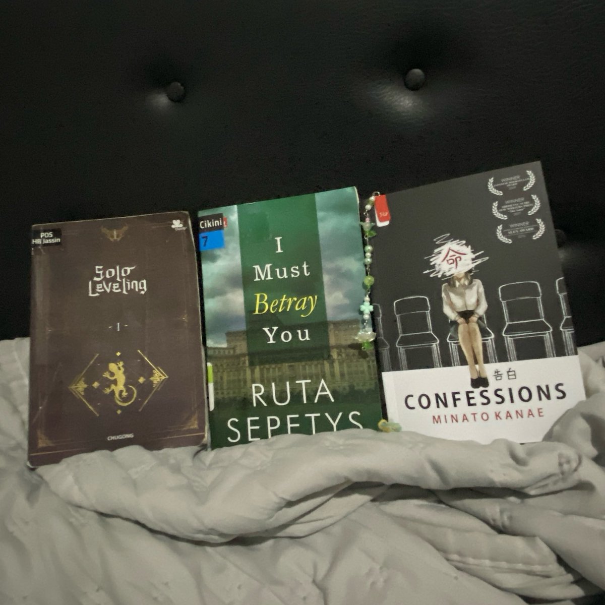 tofusor's tweet photo. baca yg mana dlu yak

3 buku 3 genre https://t.co/JK6kRMHGns
