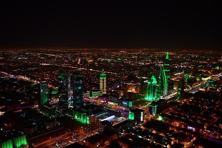 IbinJelawi's tweet photo. بين العواصم والمدن اسمك ثقيل
فيك القرار    الفذ    يا غالية نجد
**
الا  يا  صبا  نجد  النسيم  العليل
يهيم   بك  الهام  من ادركه وجد
**
وجد  الكريم  الي يجالس  بخيل
يكظم لغيضه ما  يبيح  له  السد
****
#فيصل_بن_جلوي https://t.co/30DpdDOnrC