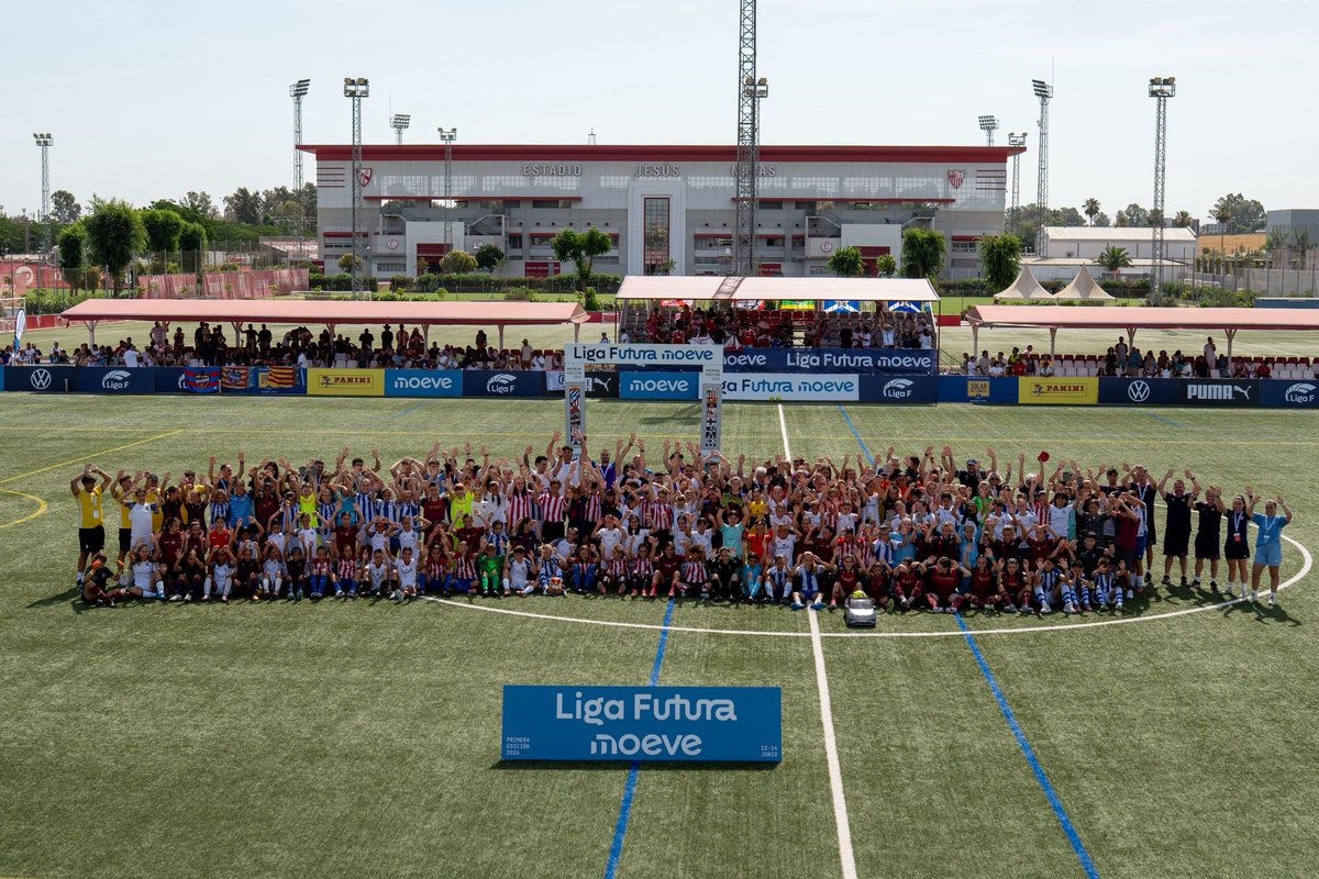 LigaF_oficial's tweet photo. Manos arriba para #LigaFuturaMoeve 🙌 https://t.co/0eOB7vIsSv