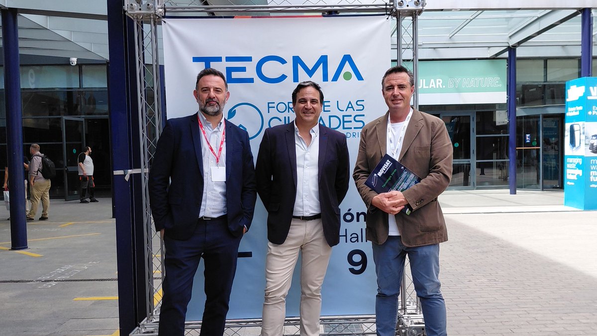 MOVISAT_es's tweet photo. ¡Gran experiencia en #TECMA2026!🚀♻️ Balance fantástico mostrando a visitantes nuestra Plataforma Vertical de Medioambiente #EcoSAT: tecnología única que integra la gestión de puntos limpios y el PxG. ¡Gracias por charlar con nosotros! 📸👇#MOVISAT #AAPP https://t.co/Oh8JZI0OGg