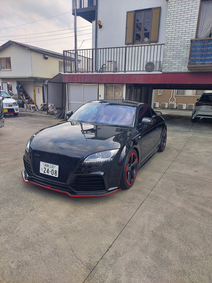 ttstera's tweet photo. 明日は朝早く出掛けるからRSを洗車と思ったら…最近曇り空で湿度高めだったから埃も無いね😅エアブローで綺麗になった🤗福島会津方面楽しみ🤩
#AudiTTRS
#ATCJ https://t.co/0VD92AuEoi