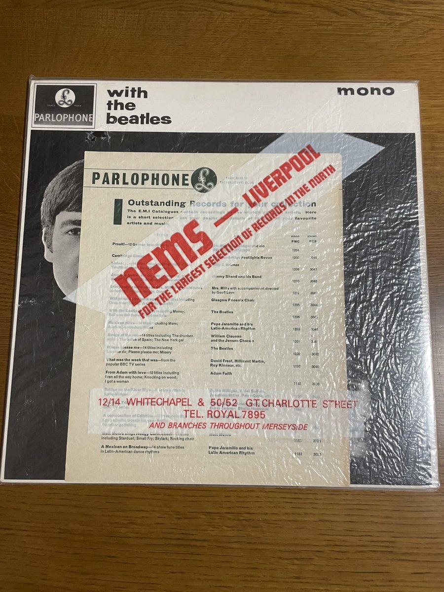 PennyLaneGG's tweet photo. 『With The Beatles』UK初盤。
NEMSのアウターとパーロフォン宣伝チラシ付。「NEMSってブライアン・エプスタインが経営してたレコード店か？」と思い購入。この地味めなアルバムにあえて『She Loves You』を入れないところが、さすがビートルズ。
#TheBeatles #ビートルズ https://t.co/rHOuFTc6v5