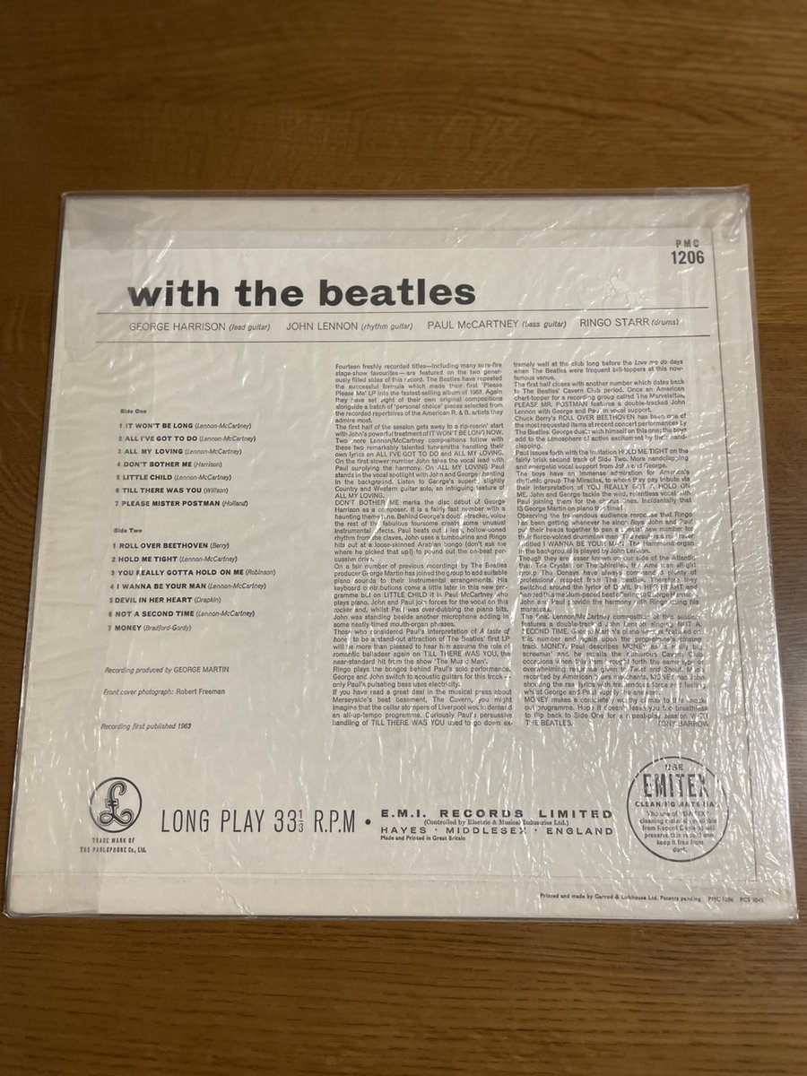 PennyLaneGG's tweet photo. 『With The Beatles』UK初盤。
NEMSのアウターとパーロフォン宣伝チラシ付。「NEMSってブライアン・エプスタインが経営してたレコード店か？」と思い購入。この地味めなアルバムにあえて『She Loves You』を入れないところが、さすがビートルズ。
#TheBeatles #ビートルズ https://t.co/rHOuFTc6v5