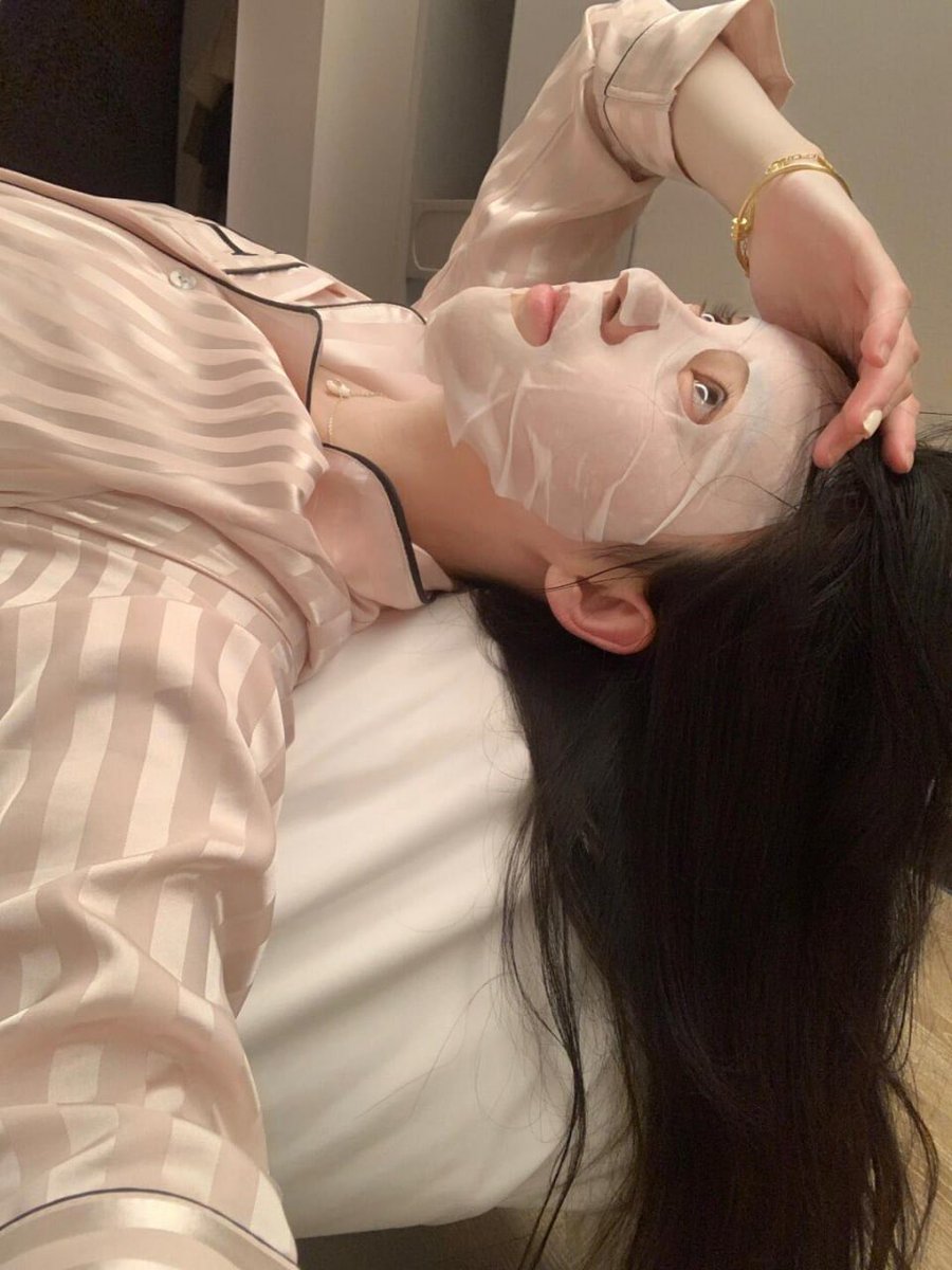 soonzoe's tweet photo. #敷面膜 https://t.co/U4ejnzEuMk