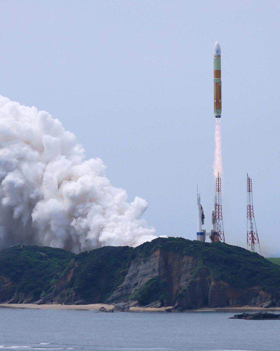 thespaceroad's tweet photo. Photos from the H3-30 debut liftoff at Tanegashima on June 12! Japan’s new low-cost rocket configuration lifts off successfully with its test payload and small satellites. Clean ascent for JAXA’s flagship. 🚀🇯🇵
#H3Rocket #JAXA #Tanegashima https://t.co/kvLwMXWPFO
