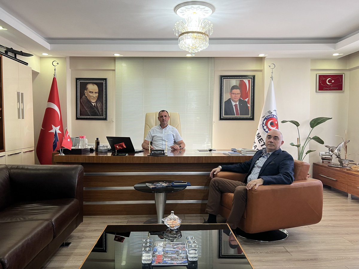 gny39's tweet photo. Beko Endüstriyel İlişkiler Direktörü Erkal Tansan Şubemizi ziyaret etti.Sendikal ve güncel konularda istişarelerde bulunduk.
#TürkMetalSendikası
#TürkMetalKapaklıŞube
#Hepimizbiriz
#LiderimizUysalAltundag https://t.co/w5zh0oqQ9F