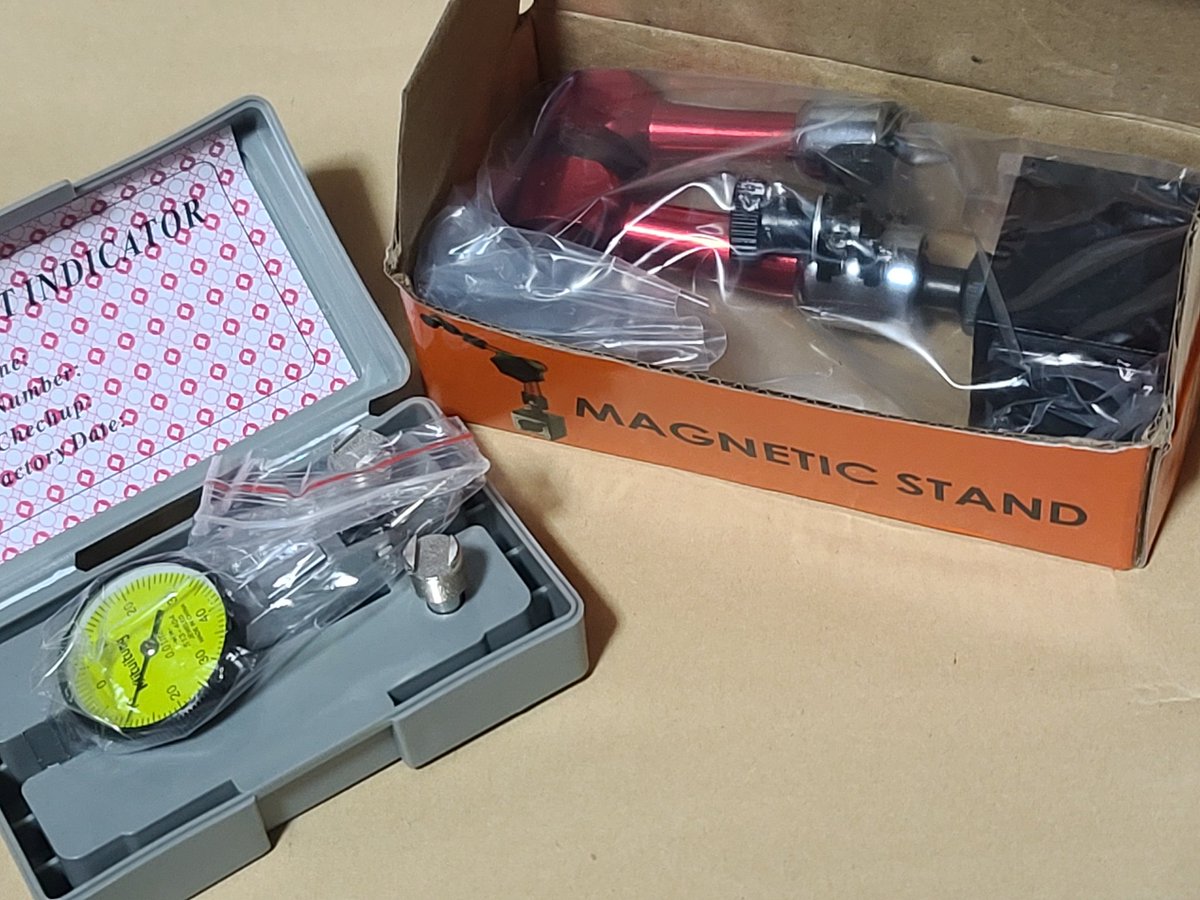 garamecha's tweet photo. ウェルナット注文したらダイヤルゲージ届いた。
最近、頼んだものが届かんけど、幼稚園児でも雇ったか？
まあこれも、いつか使える時が来るか... https://t.co/ty2xeGS1aI