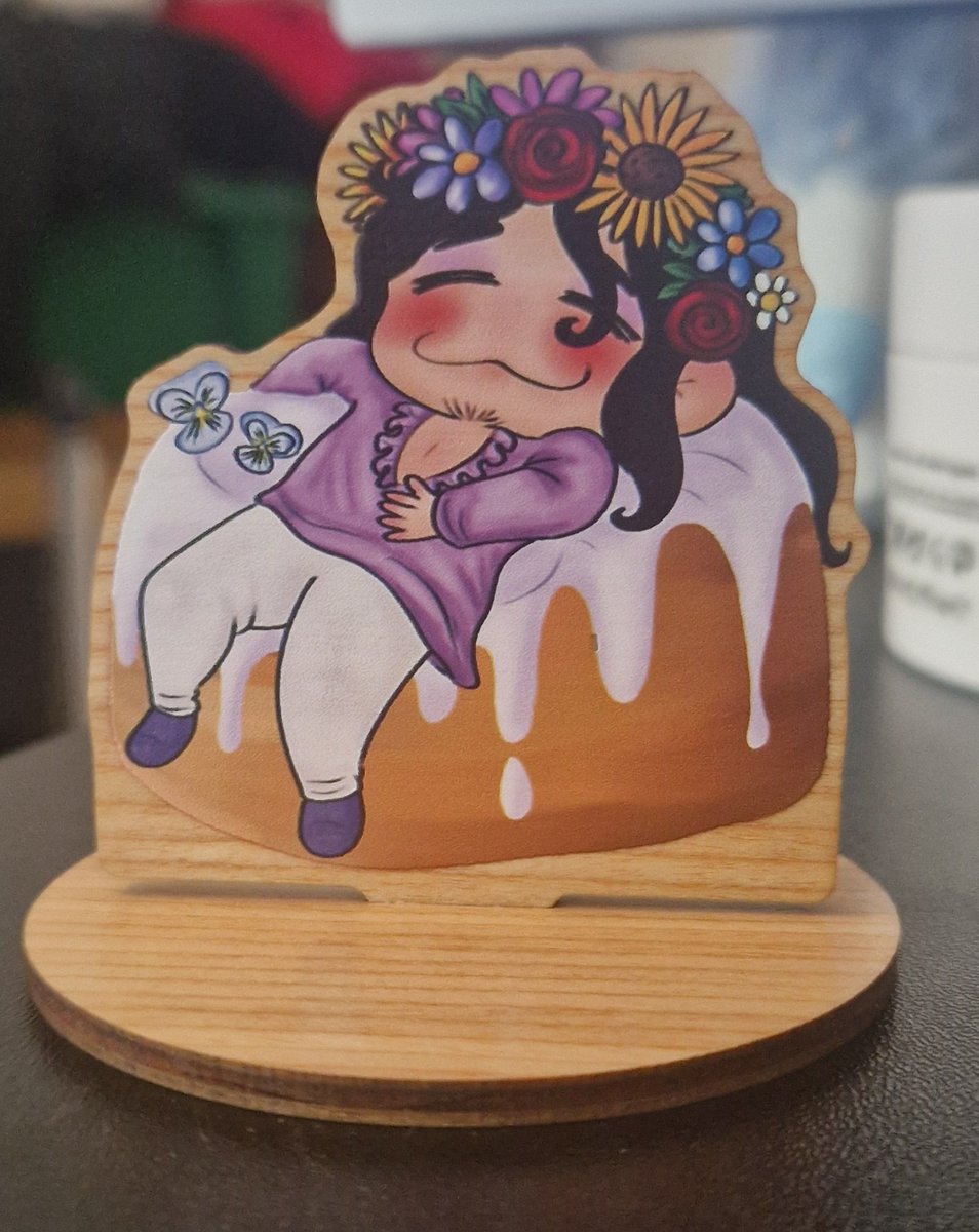 Snickerbunnycos's tweet photo. My little Rhaegel Targaryen standee is here 🥰 https://t.co/l4QVG2ksKO