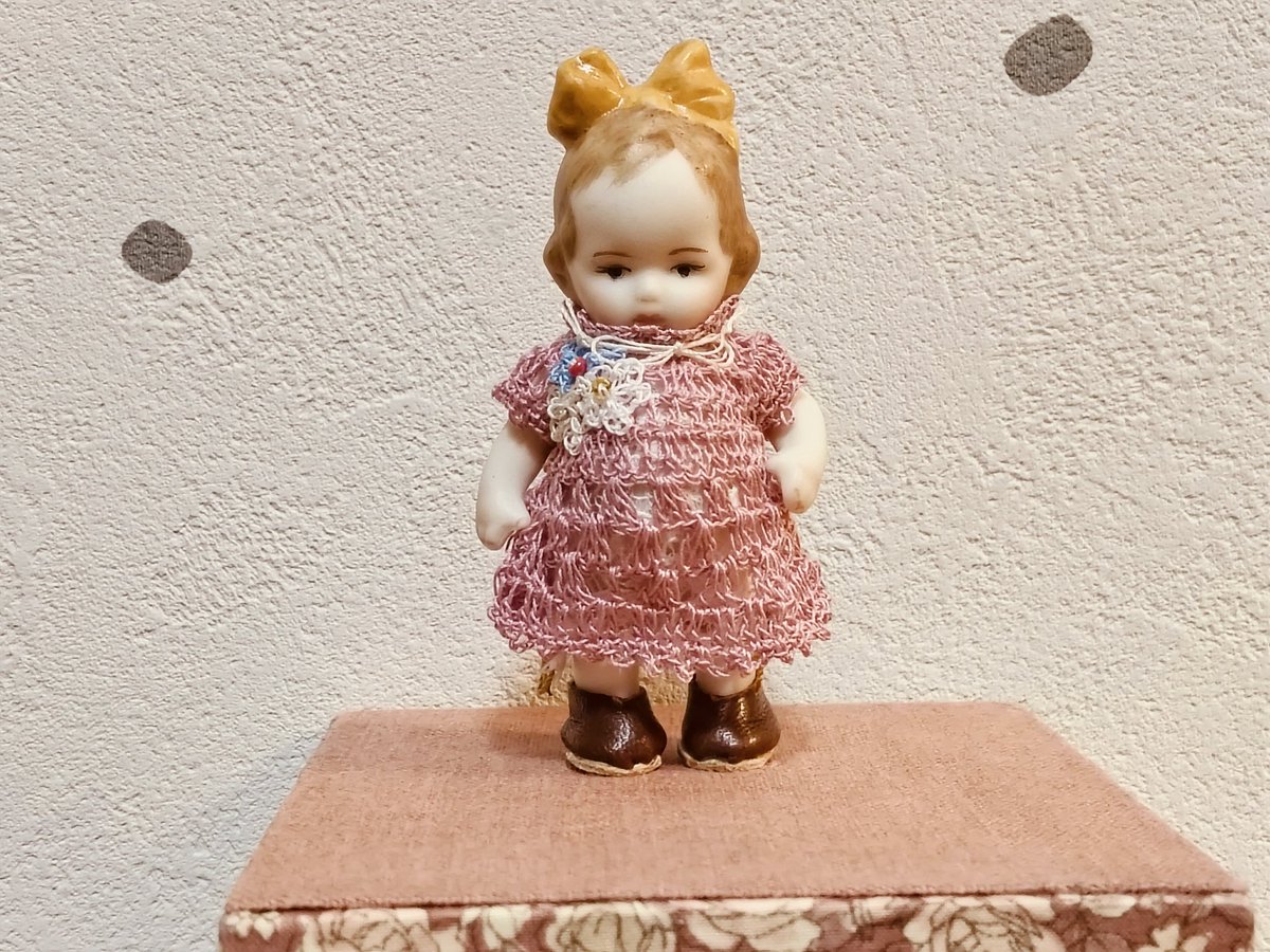 kyrmr's tweet photo. アトリエリボン様のドラちゃんが我が家に❣️

大古美代さんとも直接おはなしができて本当に嬉しかった…❣️
#アトリエリボン
#ビスクドール
#クリエイティブショーケース
#ふらっとにっぽり https://t.co/o9pfAhvxaM