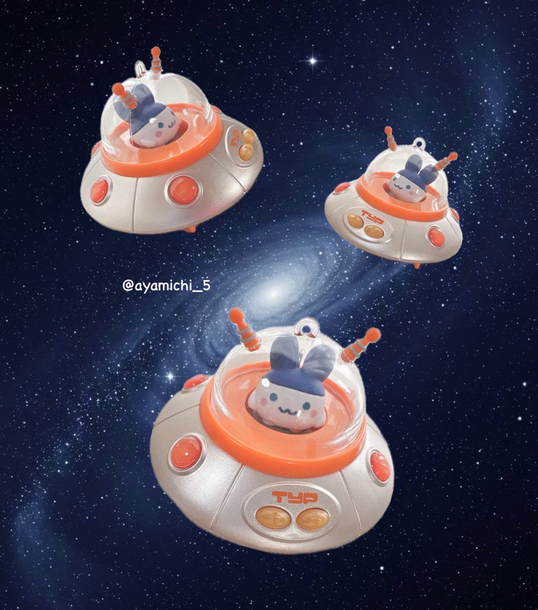 ayamichi_5's tweet photo. みみちとぱっち 宇宙をおさんぽ 𓂃 🛸 ⟡˚.⋆

UFOに載せたら宇宙飛び回ってるよ⋆⭒˚.⋆🔭

#たまごっち #Tamagotchi #UFO https://t.co/BBr9tcLZE2