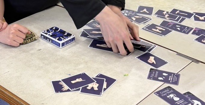 makote_genne's tweet photo. 中学生の方々に遊んでいただきました
すごく元気をいただき、ありがとうございました
応援していると言ってくれましたけど、中学生という存在こそ応援されるべき存在だなと思ったけどドギマギして言えずでしたがこの場でちらからもこ応援させていただきます📣夢に向かって前向きにがんばりましょう https://t.co/88Qv1ibpTg