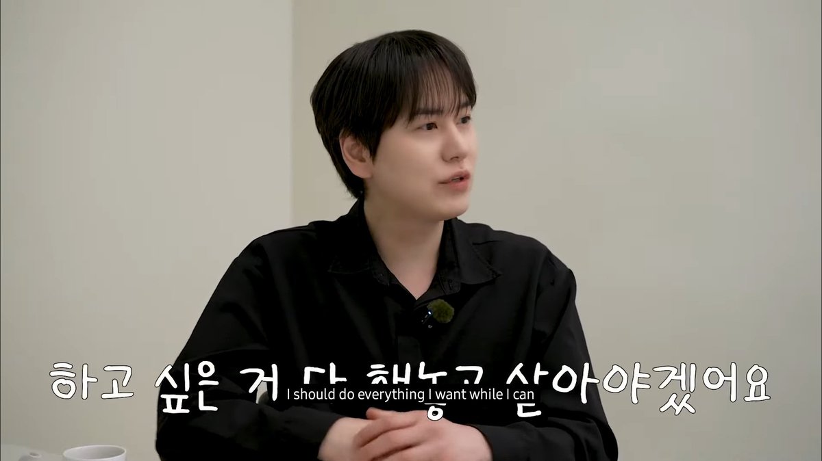 issaandonly's tweet photo. professor: there might be more wars in the future
kyuhyun: 😭 https://t.co/ytm8J3gyTH