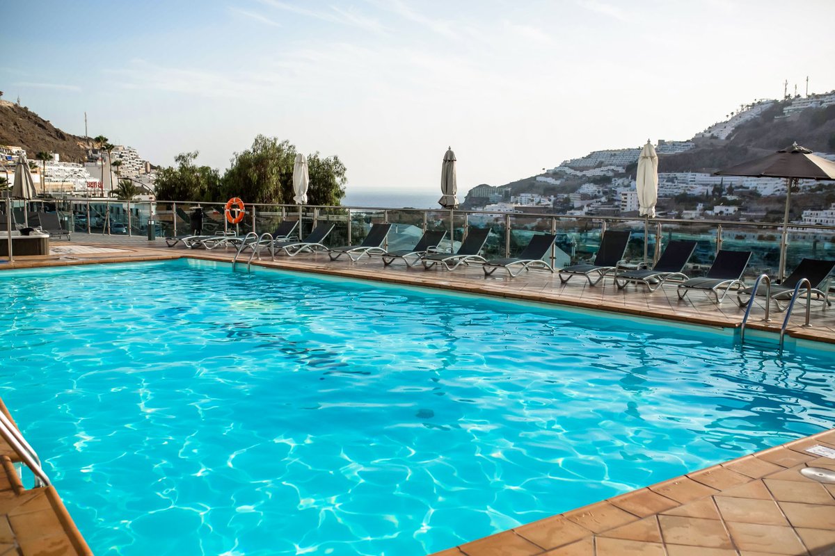 grancanariablue's tweet photo. Piscina, sol y ningún lugar donde tengas que estar 🌊💙
En #ServaturCasablanca Suites & Spa, cada día invita a disfrutar del ritmo del verano en #GranCanaria 🏝️
Reserva tu escapada náutica 👉 https://t.co/NNsJAD8SvR
#GCBlue https://t.co/ILQlKGLdE9