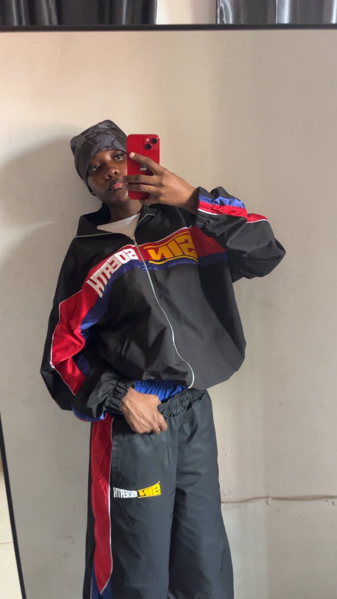 Peaceee21's tweet photo. Born to be fly🪽 https://t.co/aECvD8Fqoj